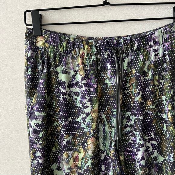 Lululemon Jet Crop Slim Joggers in Floral Sport White Multi Print - Picture 6 of 8